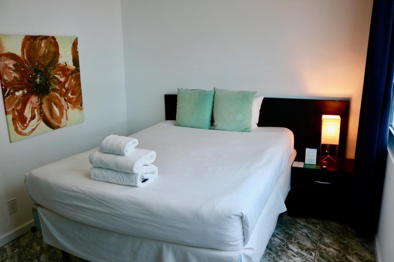 ميامي بيتش Collins Apartments By Design Suites المظهر الخارجي الصورة
