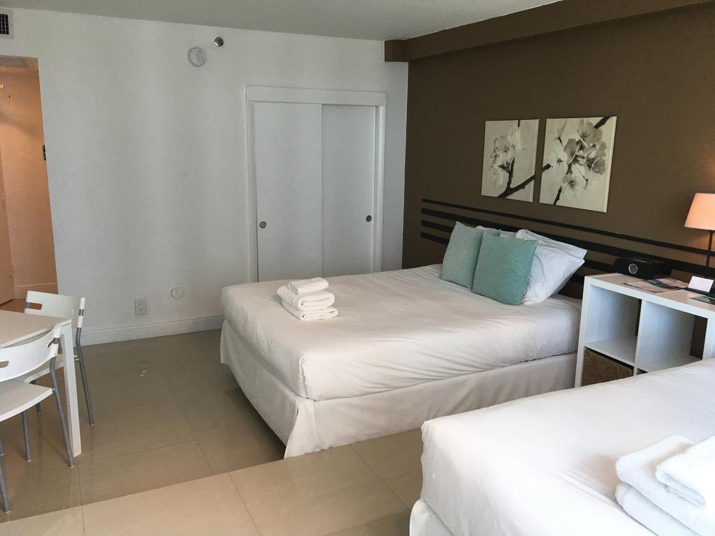 ميامي بيتش Collins Apartments By Design Suites المظهر الخارجي الصورة