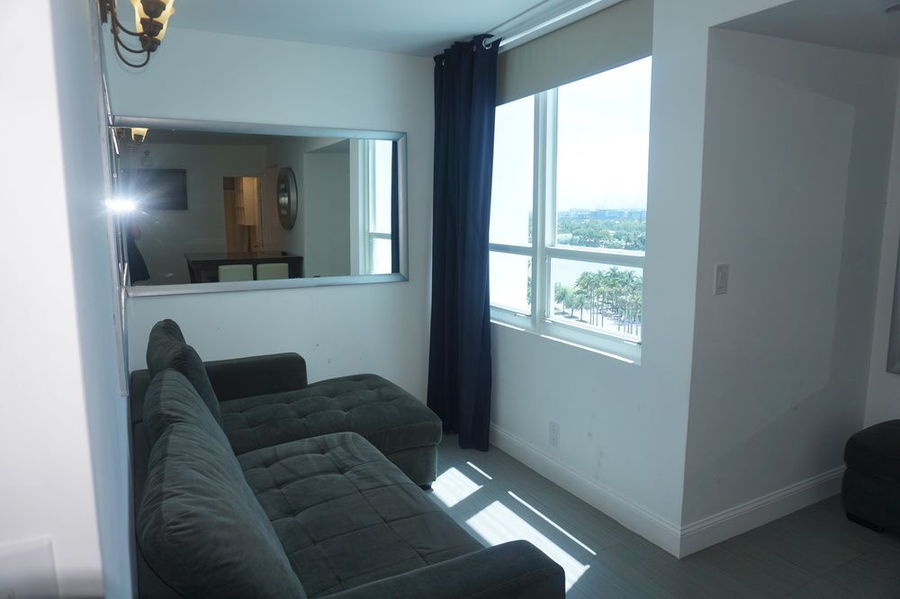 ميامي بيتش Collins Apartments By Design Suites المظهر الخارجي الصورة