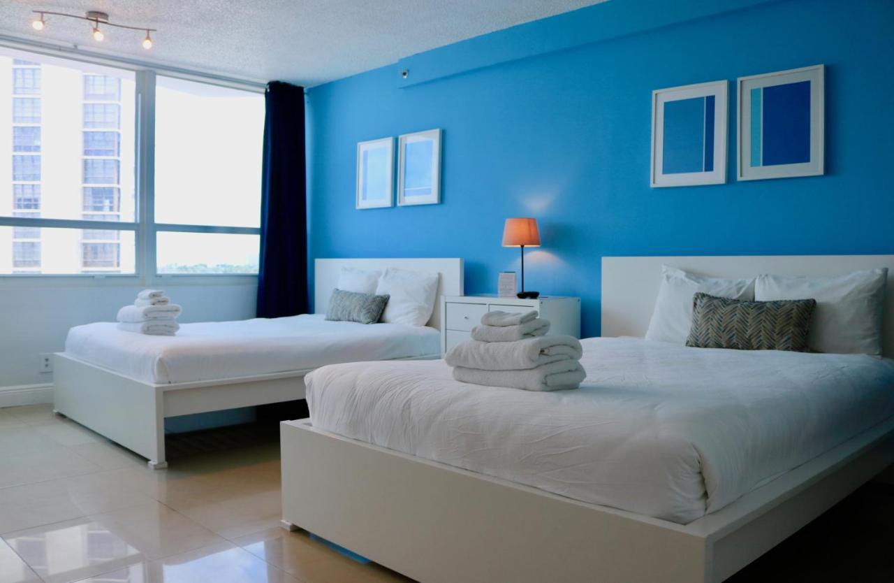 ميامي بيتش Collins Apartments By Design Suites المظهر الخارجي الصورة