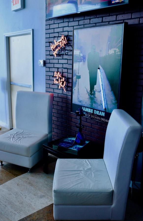 ميامي بيتش Collins Apartments By Design Suites المظهر الخارجي الصورة